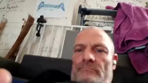 Snapshot of ragingzef69 chatting on 12-23-24, 01:40 Bigthickdickinvic online show from 12-23-24, 01:40