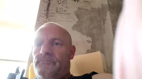 Snapshot of ragingzef69 chatting on 12-29-24, 12:20 Bigthickdickinvic online show from 12-29-24, 12:20