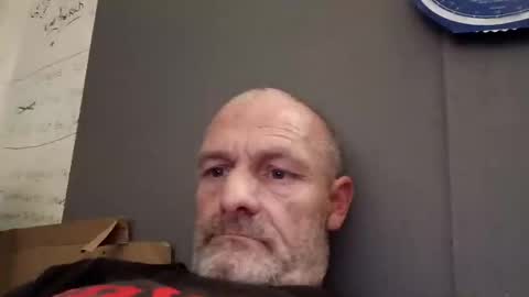 Snapshot of ragingzef69 chatting on 12-31-24, 06:16 Bigthickdickinvic online show from 12-31-24, 06:16