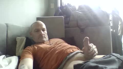 Snapshot of ragingzef69 chatting on 11-10-25, 12:31 Bigthickdickinvic online show from 11-10-25, 12:31