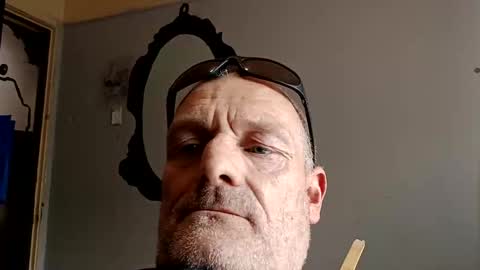 Snapshot of ragingzef69 chatting on 11-19-25, 10:43 Bigthickdickinvic online show from 11-19-25, 10:43