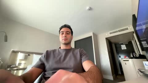 Snapshot of ragnearyou chatting on 09-21-25, 04:30 ragnearyou online show from 09-21-25, 04:30