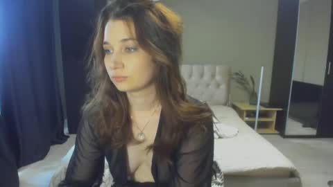 Sofie online show from 05-25-26, 08:31