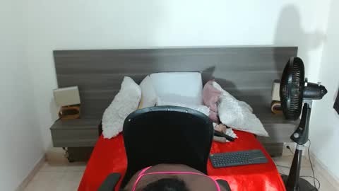 Snapshot of raichellcooper1 chatting on 02-24-25, 08:14 raichellcooper1 online show from 02-24-25, 08:14