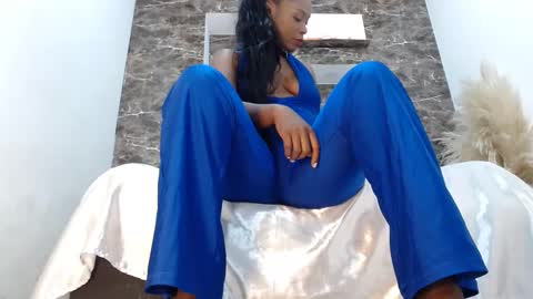 Snapshot of raichellcooper1 chatting on 09-19-25, 03:56 raichellcooper1 online show from 09-19-25, 03:56