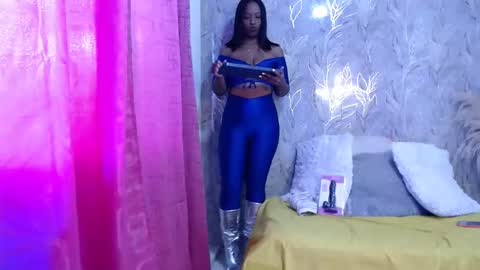 Snapshot of raichellcooper1 chatting on 12-14-25, 12:21 raichellcooper1 online show from 12-14-25, 12:21