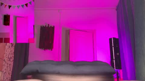 Rainbow James  online show from 04-11-26, 04:55