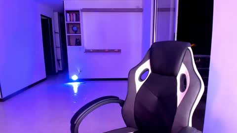 Jennyindependent model . online show from 12-15-24, 01:46