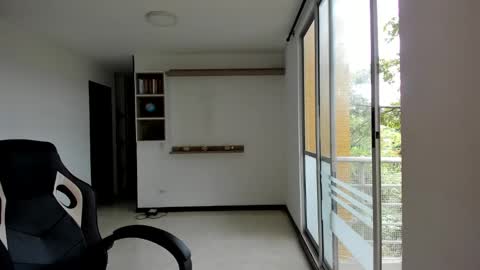 Jennyindependent model . online show from 01-05-25, 03:23