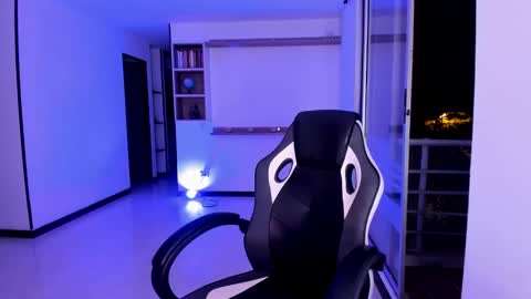 Jennyindependent model . online show from 01-19-25, 11:43