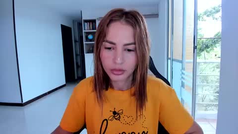 Jennyindependent model . online show from 03-02-25, 07:23