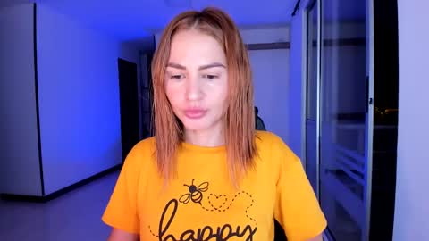 Jennyindependent model . online show from 03-03-25, 12:04