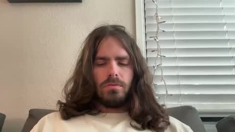 Snapshot of rainier1234 chatting on 11-29-25, 07:17 Alex online show from 11-29-25, 07:17