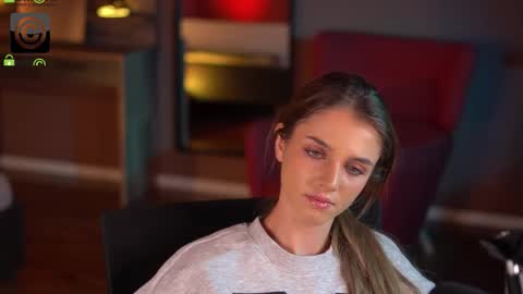 Snapshot of raisadoll chatting on 10-06-25, 05:43 Raisa online show from 10-06-25, 05:43