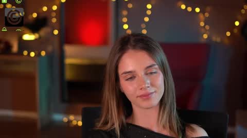 Snapshot of raisadoll chatting on 12-13-25, 07:53 Raisa online show from 12-13-25, 07:53