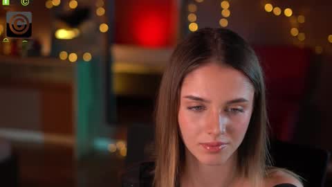 Snapshot of raisadoll chatting on 12-21-25, 05:53 Raisa online show from 12-21-25, 05:53