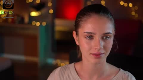 Snapshot of raisadoll chatting on 12-22-25, 07:00 Raisa online show from 12-22-25, 07:00