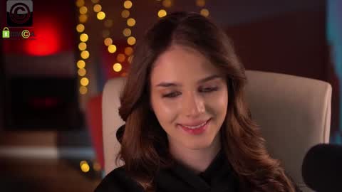 Snapshot of raisadoll chatting on 03-07-26, 06:27 Raisa online show from 03-07-26, 06:27