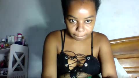 raissa38 online show from 11-17-25, 04:46