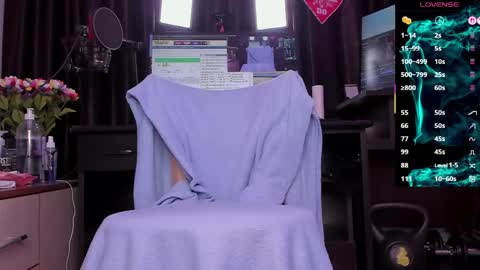 Laura online show from 04-17-26, 02:58