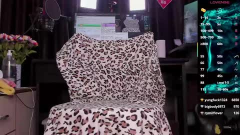 Laura online show from 05-16-26, 10:36