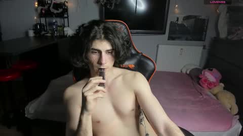 Snapshot of rakimaru chatting on 11-10-25, 04:17 kirill online show from 11-10-25, 04:17