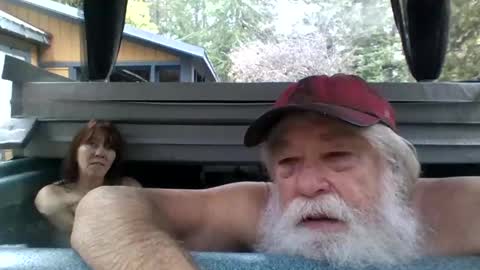 67 and 21 couple online show from 12-18-25, 11:11