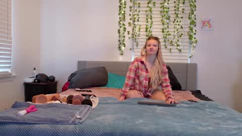 Snapshot of ramichick chatting on 12-02-24, 08:11 Rami online show from 12-02-24, 08:11