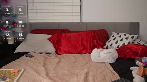 Snapshot of ramichick chatting on 12-18-24, 01:37 Rami online show from 12-18-24, 01:37