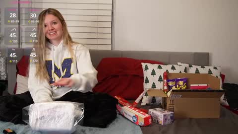 Snapshot of ramichick chatting on 12-23-24, 01:40 Rami online show from 12-23-24, 01:40