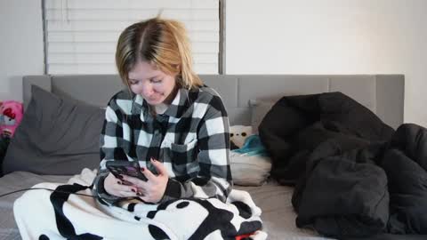 Snapshot of ramichick chatting on 01-30-25, 01:44 Rami online show from 01-30-25, 01:44