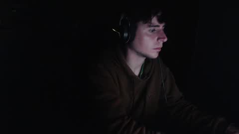 Snapshot of ramisexyloveyou chatting on 09-14-25, 04:44 Ramiro online show from 09-14-25, 04:44