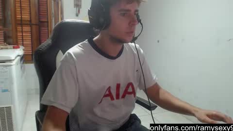 Snapshot of ramisexyloveyou chatting on 03-25-26, 11:49 Ramiro online show from 03-25-26, 11:49