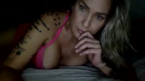 Snapshot of ramjetkel chatting on 09-19-25, 01:18 Mamakel online show from 09-19-25, 01:18