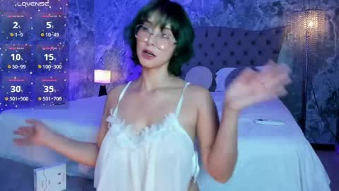 Snapshot of ramonaa_gold chatting on 04-29-26, 11:36 Ramona online show from 04-29-26, 11:36