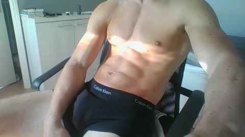Snapshot of ramonjoosse2001 chatting on 05-15-26, 12:12 ramonjoosse2001 online show from 05-15-26, 12:12