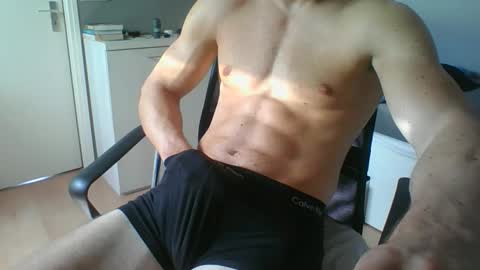 Snapshot of ramonjoosse2001 chatting on 05-18-26, 12:11 ramonjoosse2001 online show from 05-18-26, 12:11
