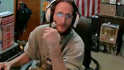 Snapshot of randalltotazz chatting on 02-20-25, 08:39 Randall online show from 02-20-25, 08:39