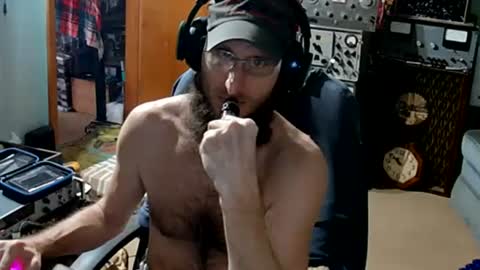 Snapshot of randalltotazz chatting on 09-17-25, 04:52 Randall online show from 09-17-25, 04:52