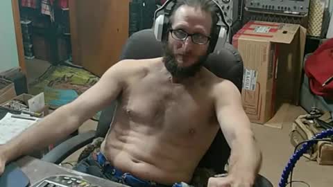 Snapshot of randalltotazz chatting on 12-01-25, 04:17 Randall online show from 12-01-25, 04:17