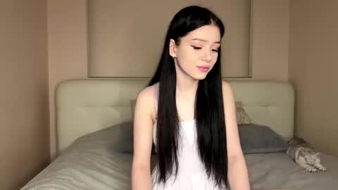 Snapshot of randiburt chatting on 09-29-25, 11:59 Luna online show from 09-29-25, 11:59