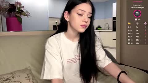 Snapshot of randiburt chatting on 10-01-25, 01:39 Luna online show from 10-01-25, 01:39
