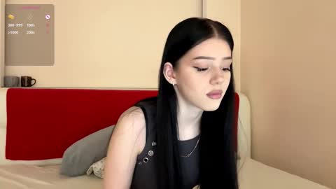 Snapshot of randiburt chatting on 10-05-25, 01:31 Luna online show from 10-05-25, 01:31