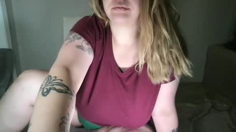 Snapshot of randiigirl69 chatting on 12-16-25, 11:26 Randii online show from 12-16-25, 11:26