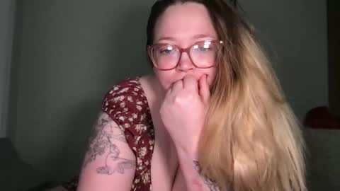 Snapshot of randiigirl69 chatting on 05-06-26, 03:24 Randii online show from 05-06-26, 03:24