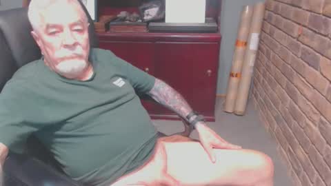 Snapshot of randyrodluvs69 chatting on 09-20-25, 05:41 randyrodluvs69 online show from 09-20-25, 05:41