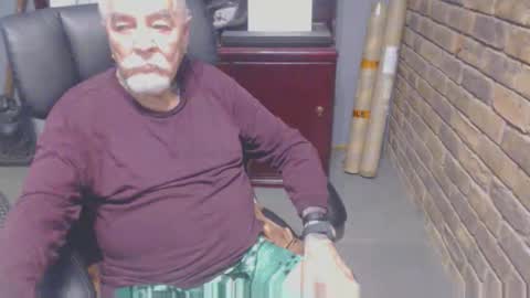 Snapshot of randyrodluvs69 chatting on 09-29-25, 02:38 randyrodluvs69 online show from 09-29-25, 02:38