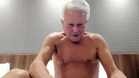 Snapshot of randythompson48 chatting on 03-06-25, 08:05 Silver Stallion TwitterRandyth53496071 and ladyenglishxxx online show from 03-06-25, 08:05