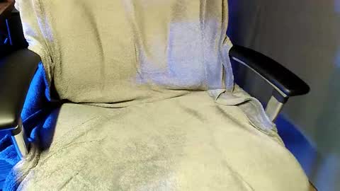 Snapshot of rapaces49 chatting on 12-19-25, 04:36 Raptor online show from 12-19-25, 04:36