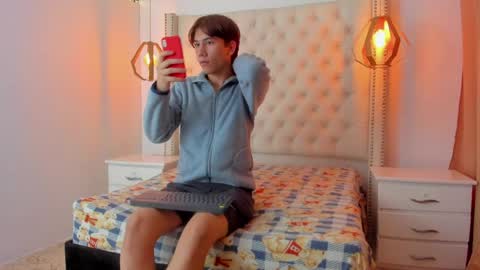 Snapshot of raphael_nyon1 chatting on 04-21-26, 03:57 raphael_nyon1 online show from 04-21-26, 03:57
